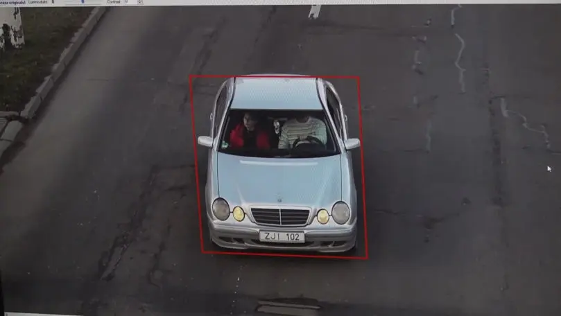 Noile camere din trafic surprind ce fac șoferii și pasagerii în mașină [VIDEO]