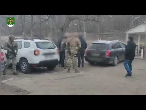 Percheziții cu mascați în Nordul R.Moldova. Au fost vizați „traficanții” de migranți din Ucraina [VIDEO]