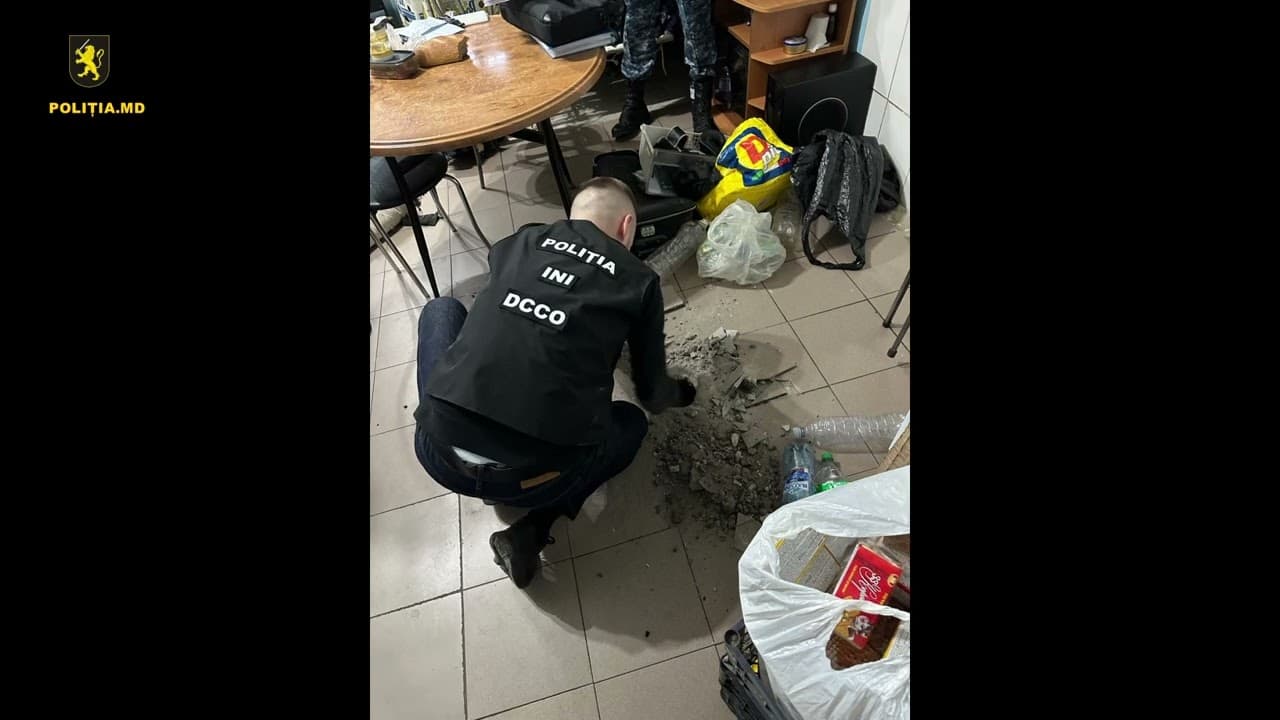 Descinderi cu mascați la Penitenciarul Nr.13 din Chișinău [VIDEO]