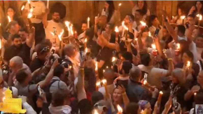 Minunea s-a produs: Focul Haric s-a aprins la Ierusalim [VIDEO]