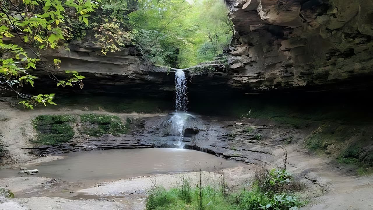 [VIDEO] CASCADA de la MĂNĂSTIREA SAHARNA Nu Mai Curge ca altă dată