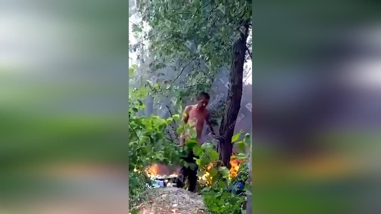 [VIDEO] Un Boschetar a Luat Foc de la Rug, în orășelul Codru