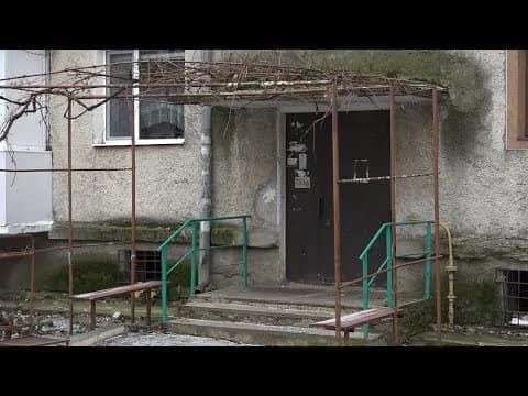 Bebelus abandonat în frig