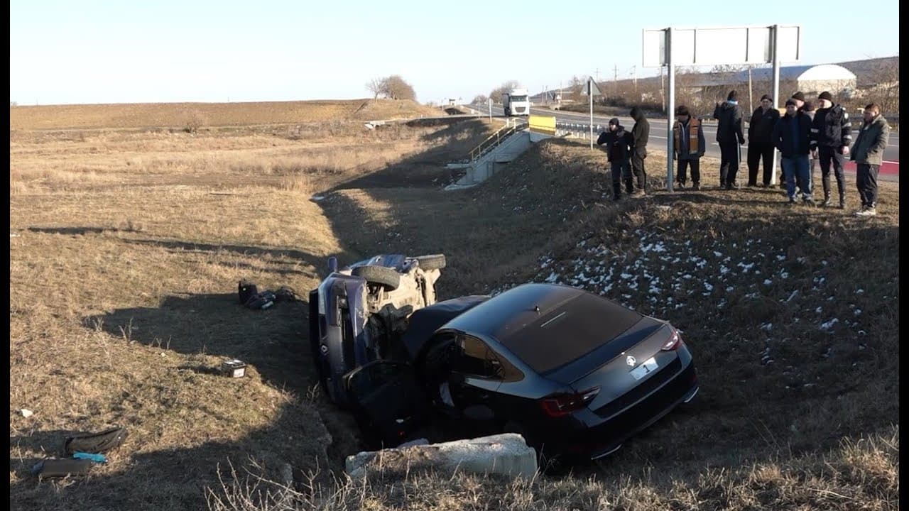 Accident grav la Telenești: Două automobile au fost făcute zob (VIDEO)
