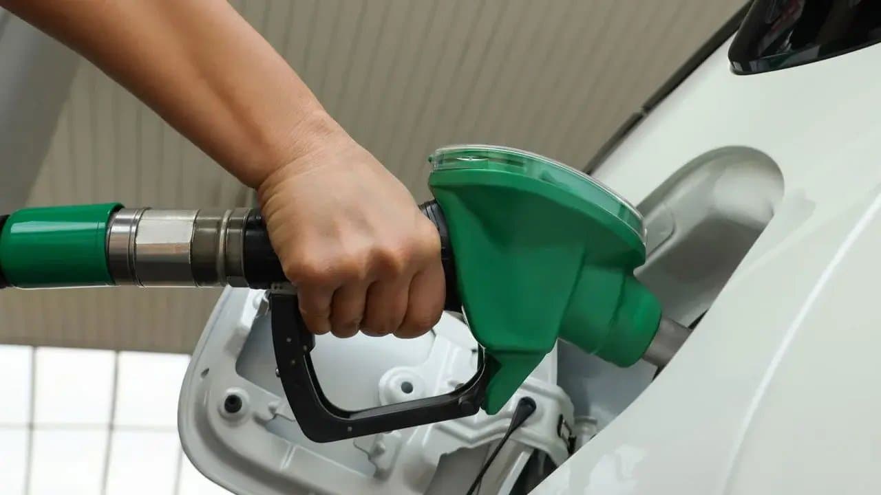 Criza motorinei ar putea dura până în 2027, avertizează AIE