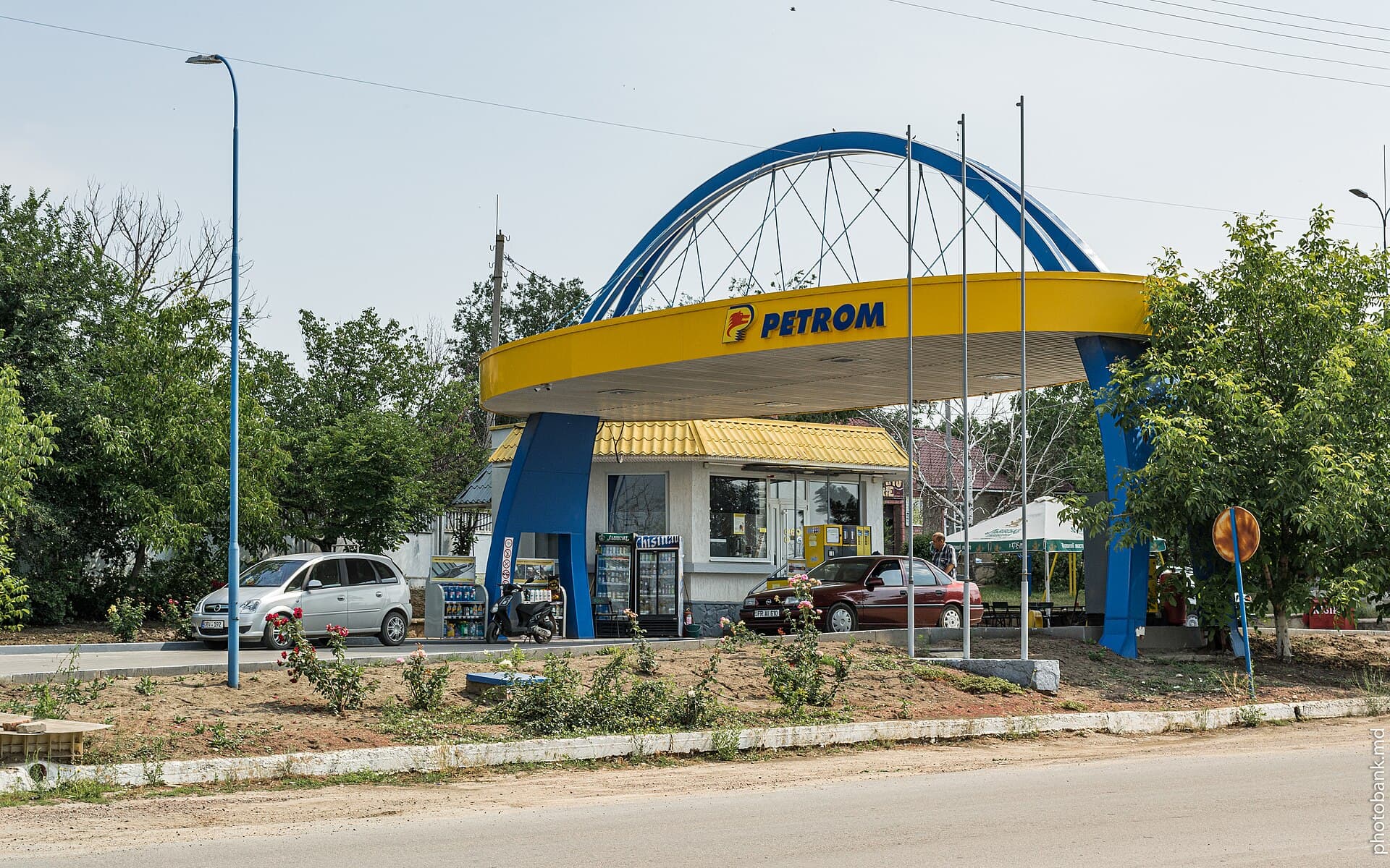 Pistol de alimentare cu carburant la o pompă dintr-o benzinărie