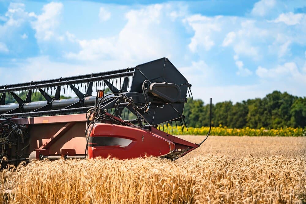 TVA la cereale: fermierii amenință cu protest cu tehnică agricolă